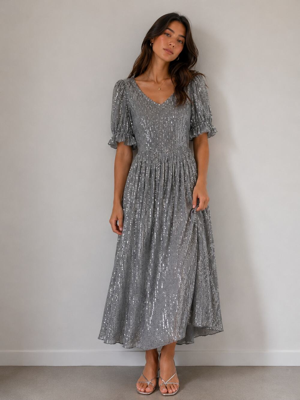 Ivy City Co Clara Sequin Puff Sleeve Midi Dress Silver Gray‎ Gunmetal NWT Medium